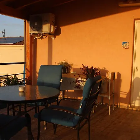 Casa Celidonia , De *