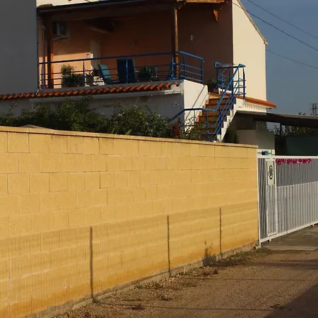 Casa Celidonia , De 아파트 *