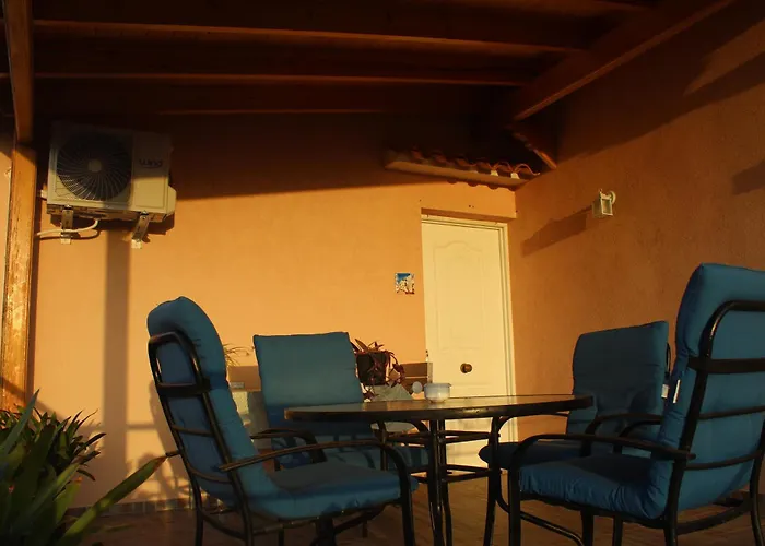 Casa Celidonia , De